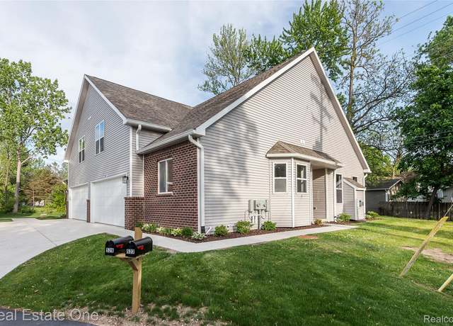Property at 527 Indian Oaks Dr, Howell, MI 48843, 3 beds, 2.5 baths