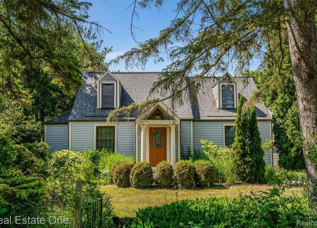 Property at 30115 Munger Dr, Livonia, MI 48154, 3 beds, 2.5 baths