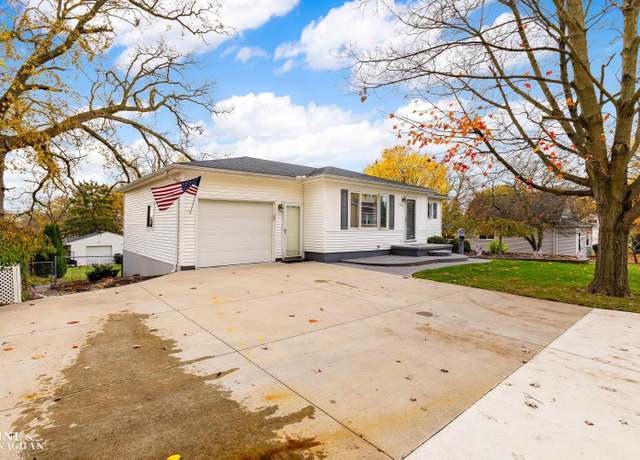 Property at 701 S 10th St, St_ Clair, MI 48079, 3 beds, 2 baths