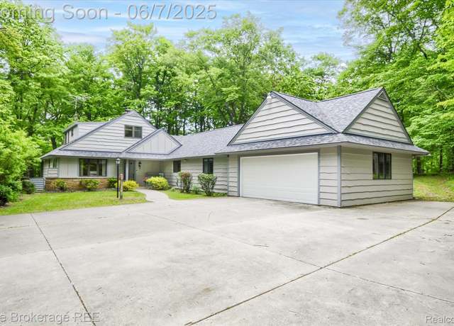 Property at 605 Morrish Rd, Flushing, MI 48433, 3 beds, 1.5 baths