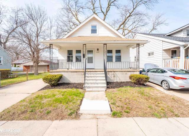 Property at 869 E Bennett Ave, Ferndale, MI 48314, 3 beds, 1 bath