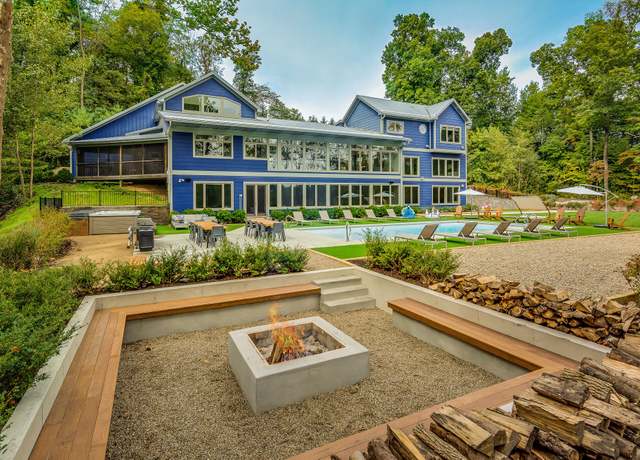 Property at 10630 Garr Rd, Berrien Springs, MI 49103, 11 beds, 9 baths