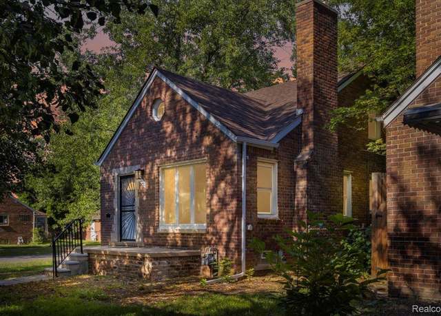 Property at 17420 Edinborough Rd, Detroit, MI 48219, 3 beds, 1 bath