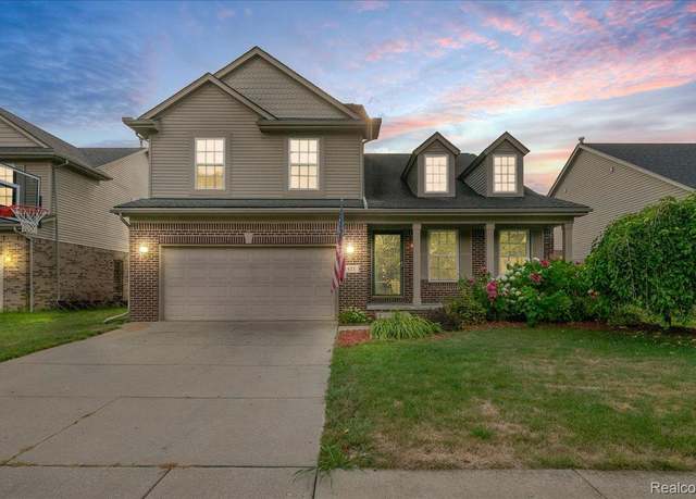 Property at 673 Ethan Dr, Westland, MI 48185, 4 beds, 2.5 baths