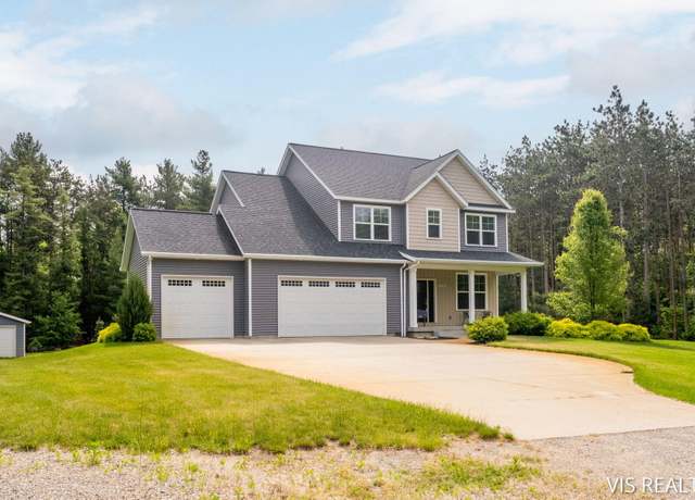 Property at 9340 Freedom Dr, West Olive, MI 49460, 5 beds, 3 baths