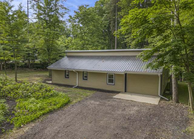 Property at 6490 Island Lake Rd, Holland, MI 49423, 4 beds, 3 baths