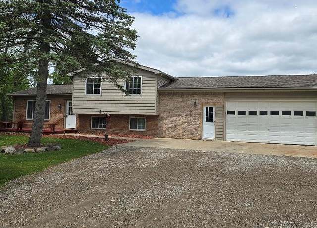 Property at 12070 Rattalee Lake Rd, Davisburg, MI 48350, 3 beds, 1.5 baths