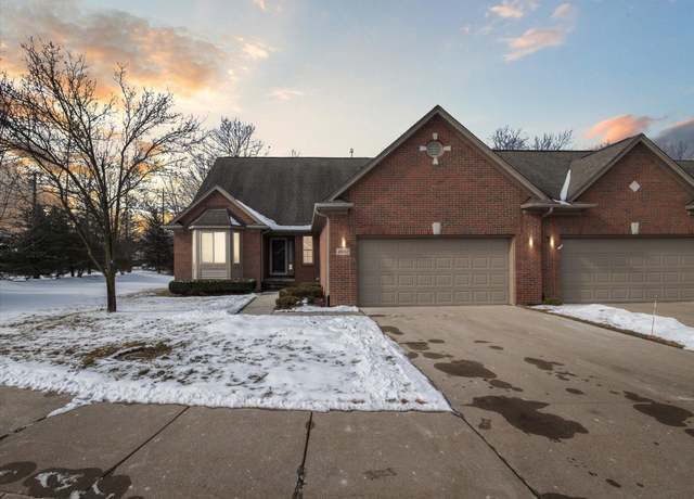 Property at 49051 Hidden Woods Ln, Shelby Twp, MI 48317, 2 beds, 2 baths