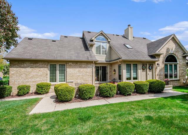 Property at 17007 Crystal Dr, Macomb, MI 48042, 3 beds, 3 baths