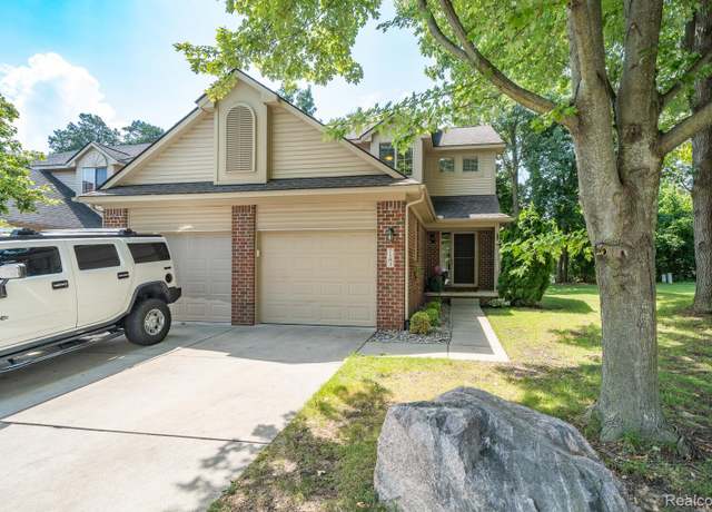 Property at 7183 Magnolia Ln, Waterford Charter Township, MI 48327, 2 beds, 2.5 baths