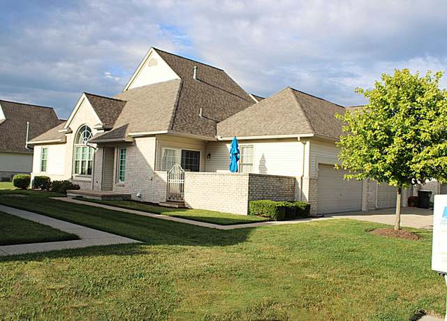 Property at 13324 Wyndemere Cir, Sterling Heights, MI 48313, 2 beds, 2 baths