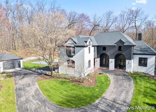 Property at 1100 Skyevale Dr NE, Ada, MI 49301, 5 beds, 3.5 baths