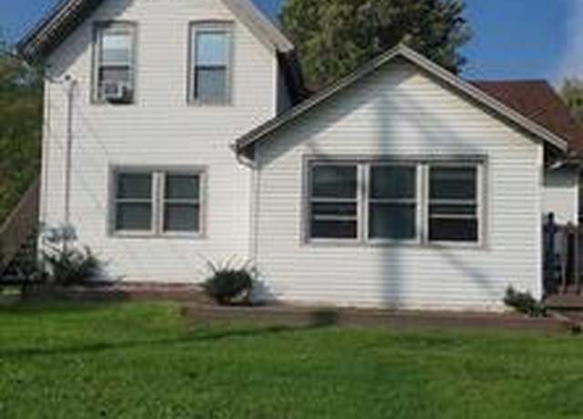 Property at 4414 S Martin Luther King JR Blvd, Lansing, MI 48910, 3 beds, 2.5 baths