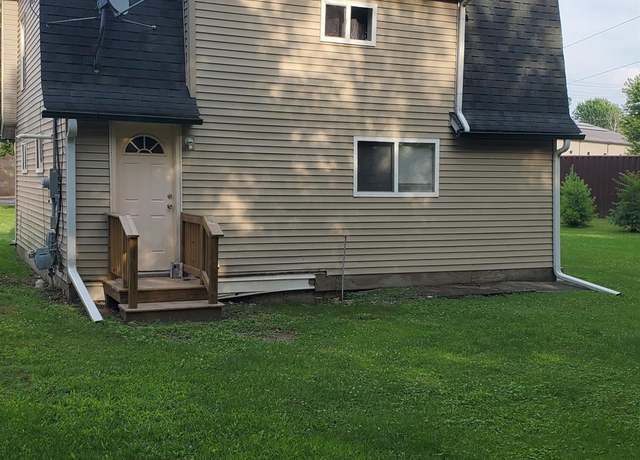 Property at 244 S Sherman St, Vassar, MI 48768, 3 beds, 1.5 baths