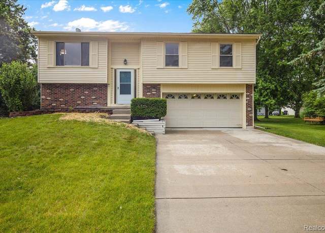 Property at 23694 Valley Starr, Novi, MI 48375, 3 beds, 2 baths