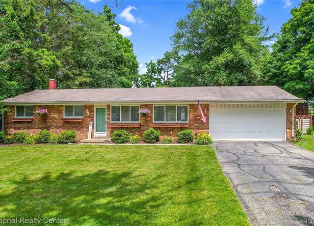 Property at 61900 Richfield St, South Lyon, MI 48178, 2 beds, 2 baths