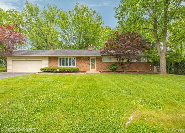 Property at 6695 Lahser Rd, Bloomfield Hills, MI 48301, 3 beds, 1.5 baths