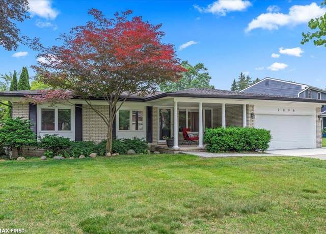 Property at 2096 Highbury Dr, Troy, MI 48085, 3 beds, 2.5 baths