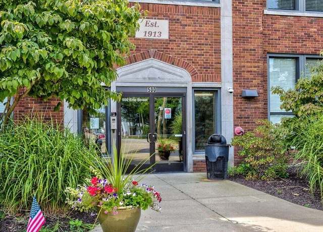Property at 500 Erie St #209, South Haven, MI 49090, 3 beds, 2.5 baths