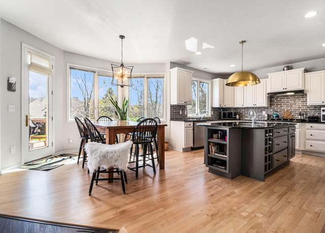 Property at 9037 Yorkshire Dr, Saline, MI 48176, 4 beds, 3.5 baths