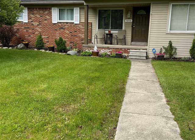 Property at 1808 Henbert Rd, West Bloomfield, MI 48324, 3 beds, 1.5 baths