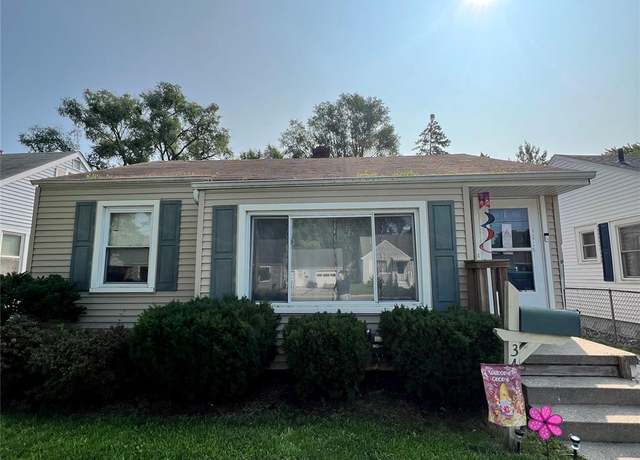 Property at 3420 Mackinaw St, Saginaw, MI 48602, 2 beds, 1 bath