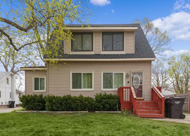 Property at 113 Maplelawn St SE, Kentwood, MI 49548, 2 beds, 1.5 baths