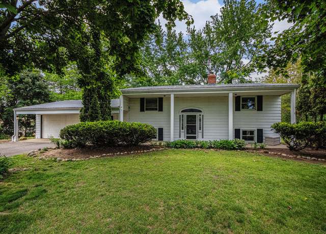 Property at 4710 Red Arrow Hwy, Coloma, MI 49038, 3 beds, 2 baths