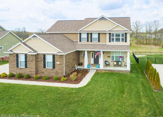 Property at 2237 Walnut View Dr, Howell, MI 48855, 5 beds, 3.5 baths