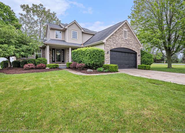 Property at 4499 Meadows Ave, Grand Blanc, MI 48439, 4 beds, 2.5 baths