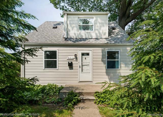 Property at 4012 Campbell St, Dearborn Heights, MI 48125, 3 beds, 1.5 baths