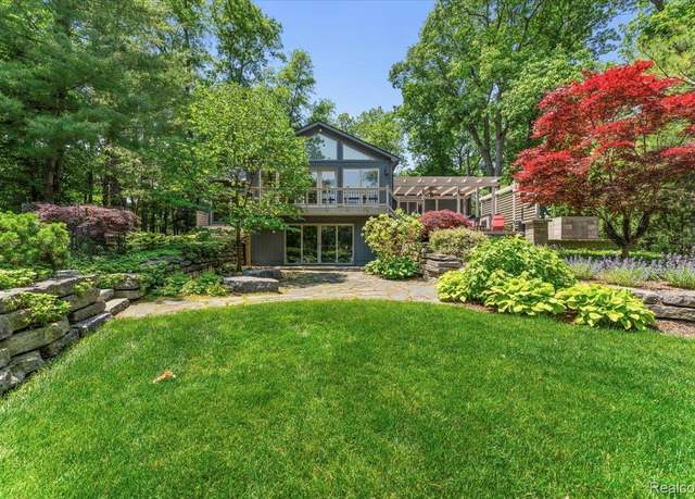 Property at 21089 Thorofare Rd, Grosse Ile, MI 48138, 3 beds, 2 baths