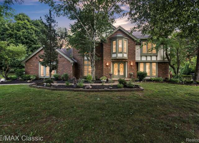 Property at 29942 Deer Run Court Ct, Farmington Hills, MI 48331, 4 beds, 3.5 baths