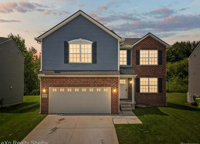 Property at 58725 Westmoore Cir, New Haven Village, MI 48048, 3 beds, 2.5 baths