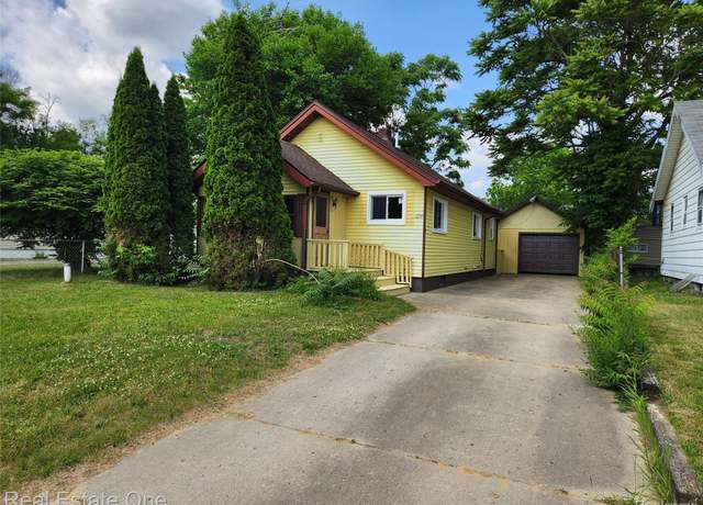 Property at 3290 Ogema St, Burton, MI 48529, 3 beds, 1 bath