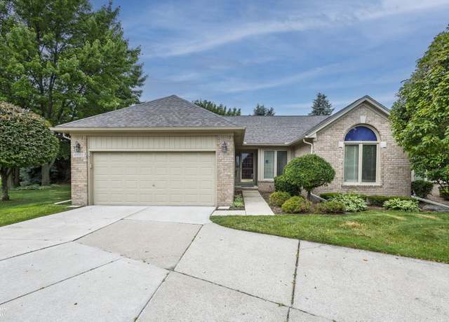 Property at 41053 Turnberry Ln, Clinton Township, MI 48038, 2 beds, 2 baths