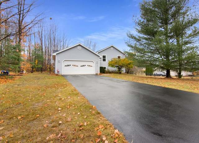 Property at 6684 Windtree Ln, Almira Twp, MI 49650, 3 beds, 2.5 baths