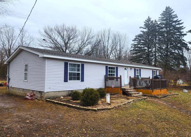 Property at 197 E Grand River Rd, Owosso, MI 48867, 3 beds, 2 baths