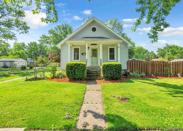 Property at 25605 Yale St, Dearborn Heights, MI 48125, 4 beds, 1.5 baths