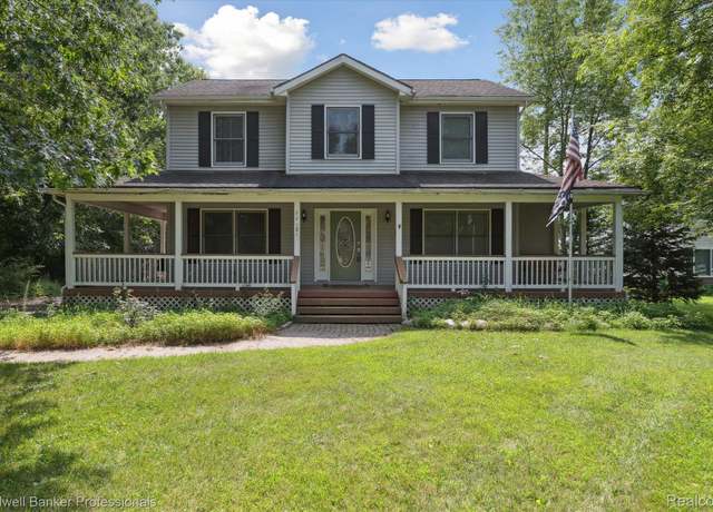 Property at 11121 Hannah Jane Dr, Handy Township, MI 48836, 3 beds, 2.5 baths