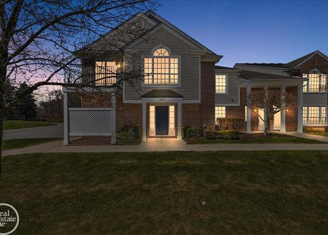 Property at 45535 Heather Ridge Dr, Macomb, MI 48044, 2 beds, 2 baths