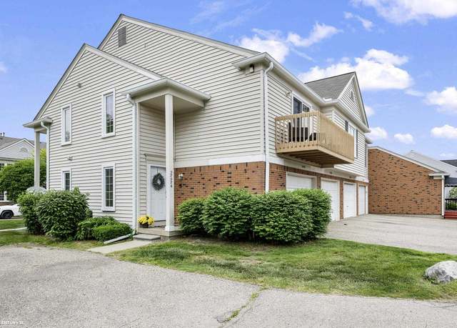 Property at 37576 Stonegate Cir, Clinton Township, MI 48036, 2 beds, 2 baths