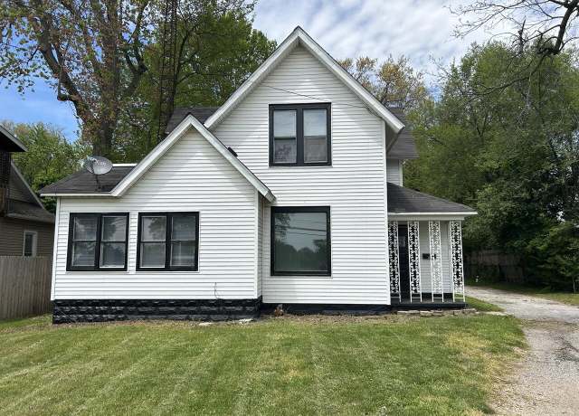 Property at 190 E Michigan Ave, Three Rivers, MI 49093, 4 beds, 2 baths