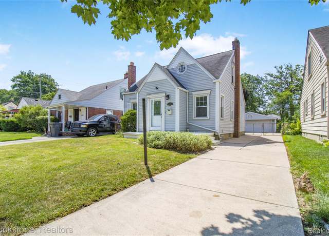 Property at 24321 Union St, Dearborn Heights, MI 48124, 3 beds, 1.5 baths