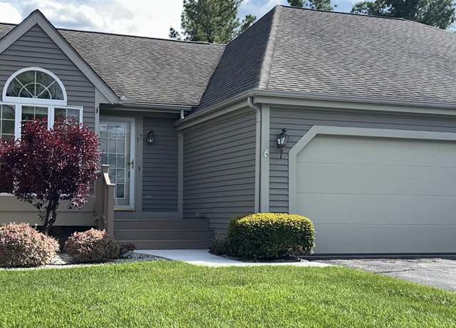Property at 17 E Drake Dr, Saginaw, MI 48603, 3 beds, 2.5 baths