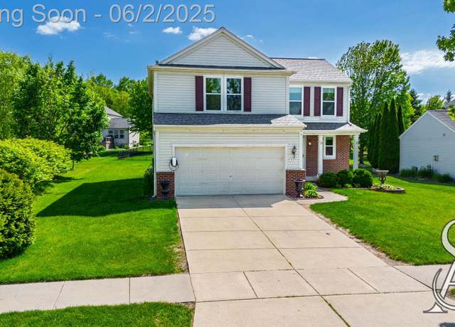 Property at 6420 Crestview Dr, Holly, MI 48442, 4 beds, 2.5 baths