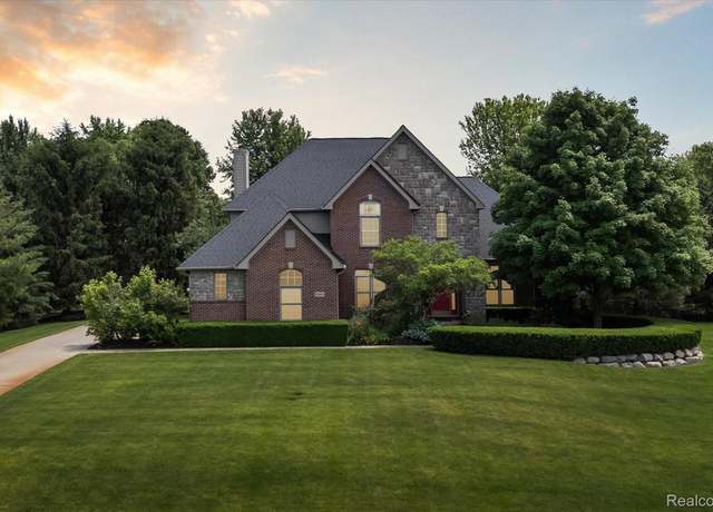 Property at 6345 Brookview Dr, Saline, MI 48176, 5 beds, 5 baths