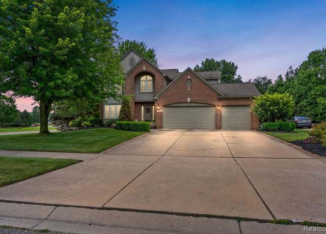 Property at 7782 Claiborne Dr, Brighton, MI 48114, 4 beds, 3 baths