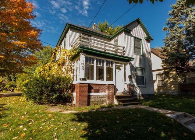 Property at 1069 Quarry Ave NW, Grand Rapids, MI 49504, 5 beds