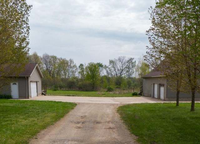 Property at 15105 Carpenter Rd, Three Oaks, MI 49128, 3 beds, 2 baths